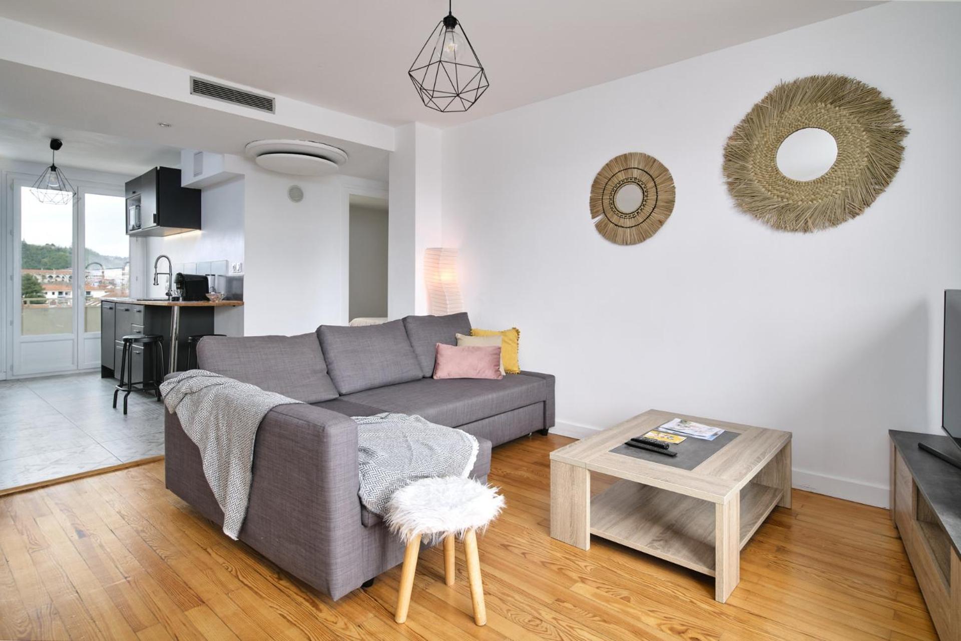 Appartement L'emeraude, T3 Elegant Avec Vue Proche Centre Et Gare *
